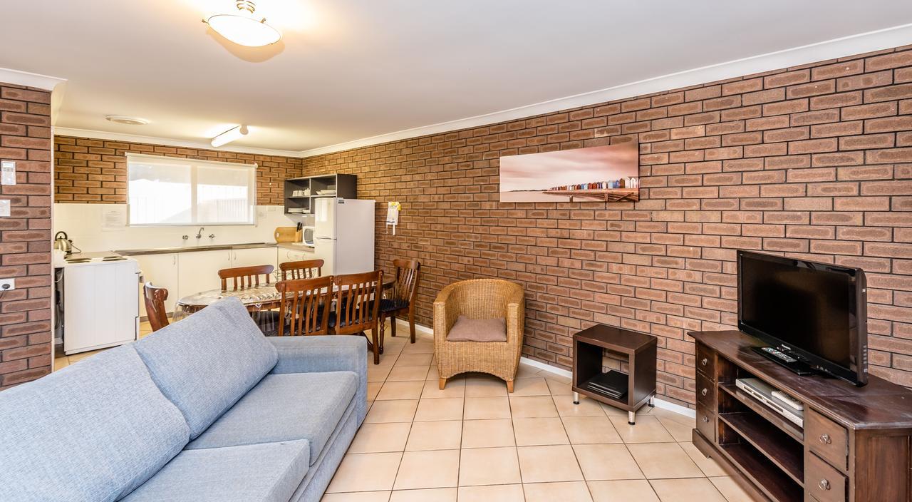Intown Apartments Geraldton Exterior photo
